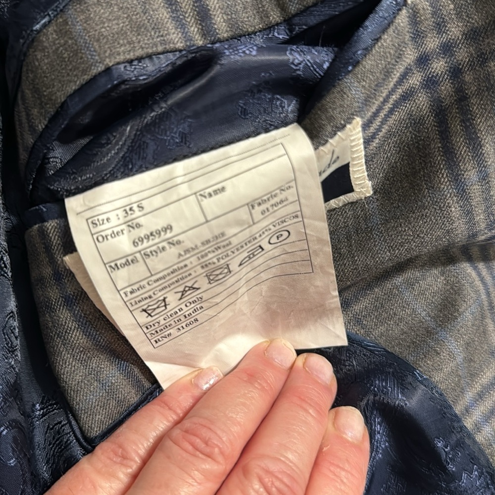 NWOT Mens beautiful sports coat by Jos A Bank. Size 35 short. Brown/blue/tan - Picture 12 of 14